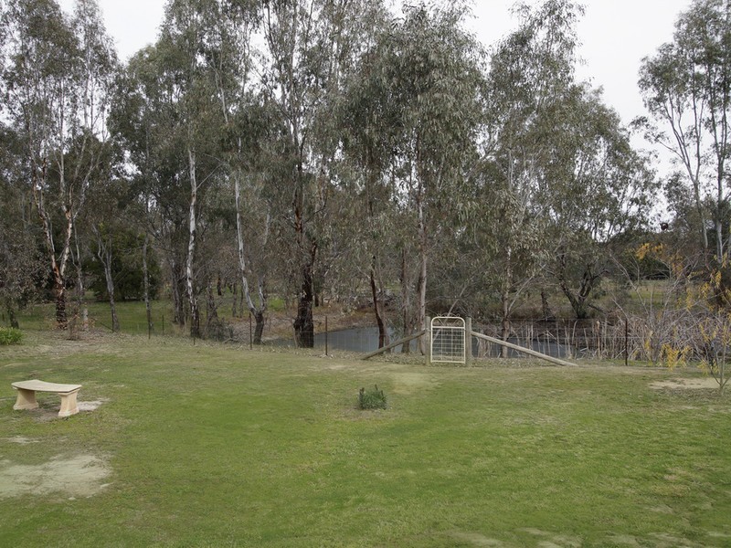 18 Shawbrook Avenue, Benalla VIC 3672
