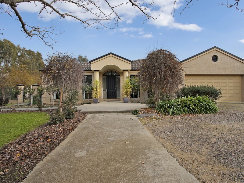 18 Shawbrook Avenue, Benalla VIC 3672