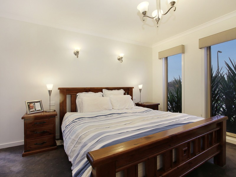 11 Olivers Road, Benalla VIC 3672