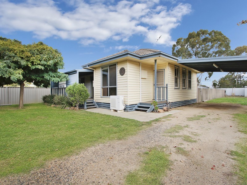 30 Roe Street, Benalla VIC 3672