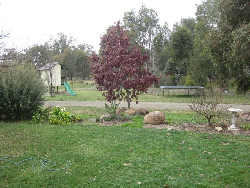 37 Olivers Road, Benalla VIC 3672