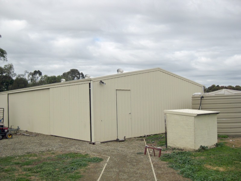 37 Olivers Road, Benalla VIC 3672