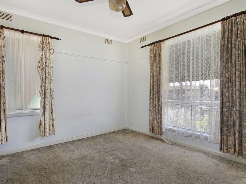 12 Oak Avenue, Benalla VIC 3672