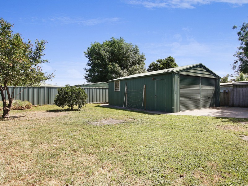 12 Oak Avenue, Benalla VIC 3672