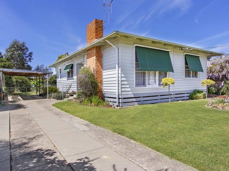 11 Royal Avenue, Benalla VIC 3672