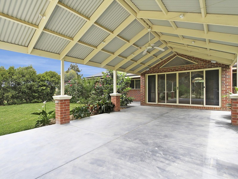 37 Olivers Road, Benalla VIC 3672