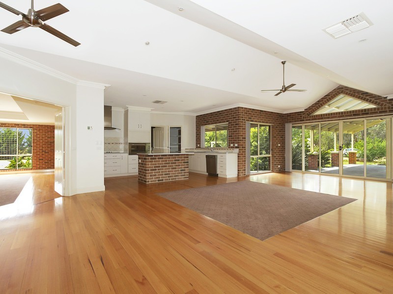 37 Olivers Road, Benalla VIC 3672