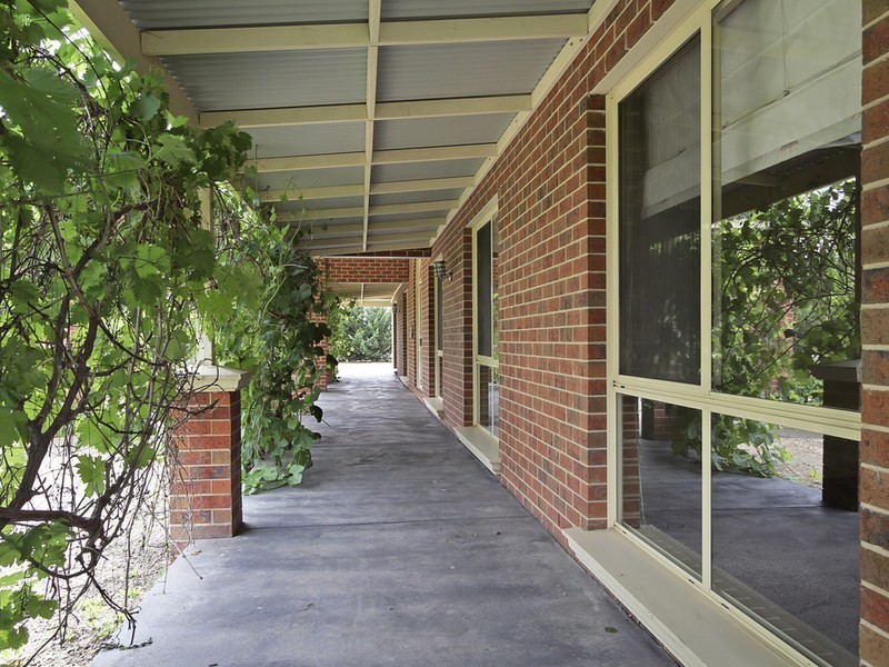 37 Olivers Road, Benalla VIC 3672