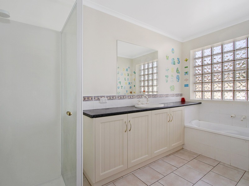 10 Monash Drive, Benalla VIC 3672