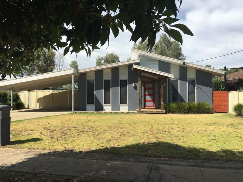 6 Jean Crescent, Benalla VIC 3672