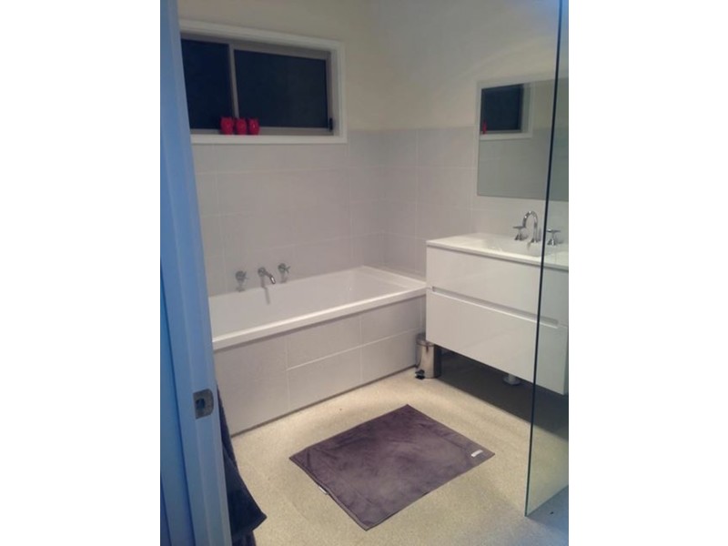 6 Jean Crescent, Benalla VIC 3672