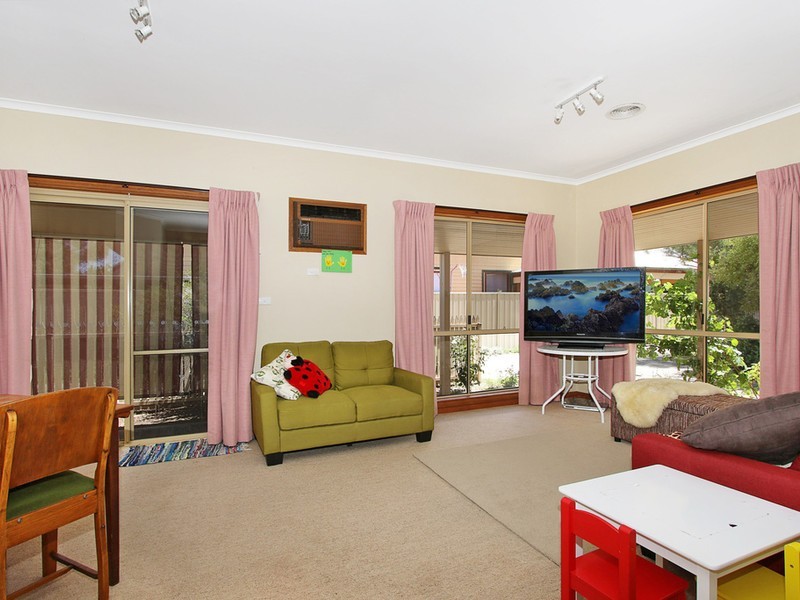 2/16 Benson Street, Benalla VIC 3672