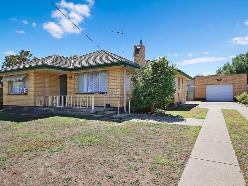 74 Coish Avenue, Benalla VIC 3672