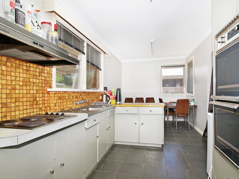 16 Monds Avenue, Benalla VIC 3672