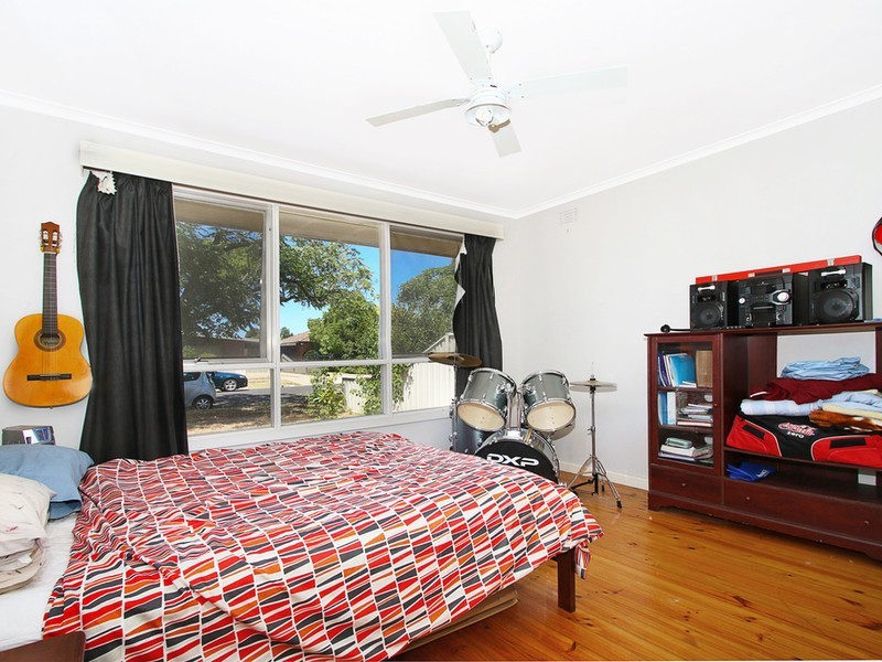 16 Monds Avenue, Benalla VIC 3672