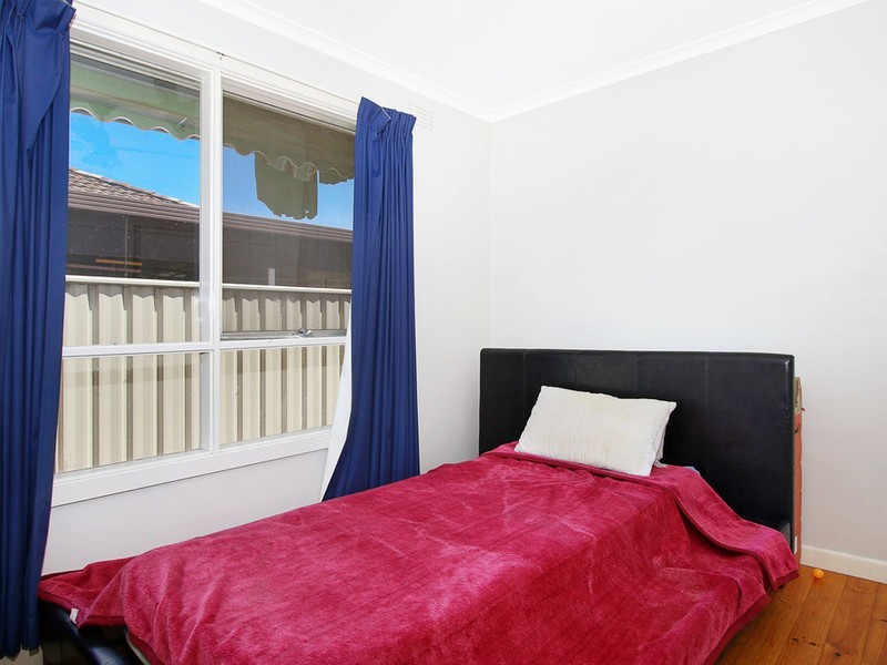 16 Monds Avenue, Benalla VIC 3672