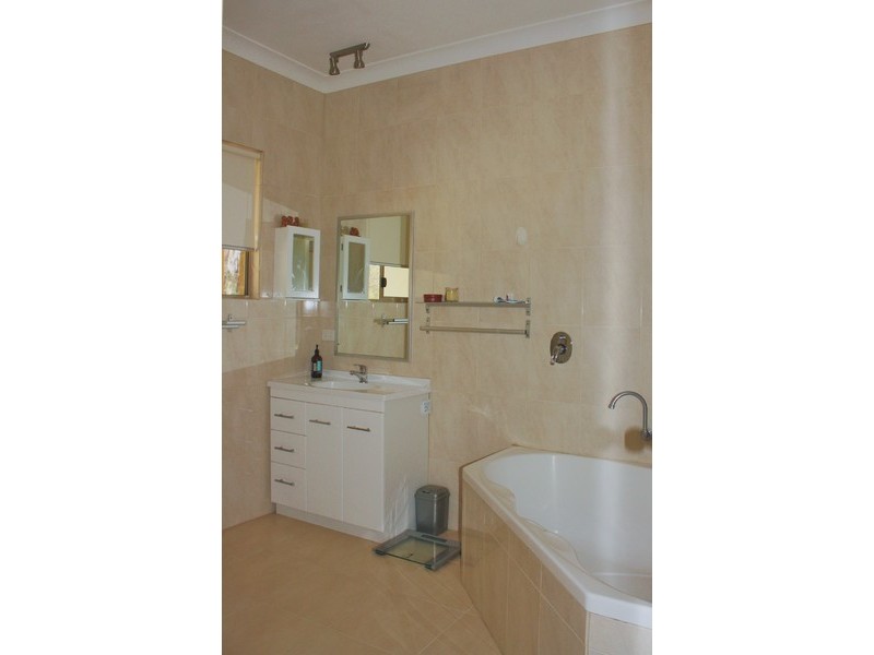 36 Murrays Road, Benalla VIC 3672