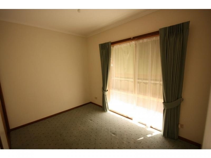 2/2 Moore Street, Benalla VIC 3672