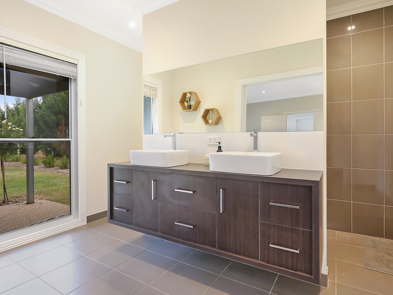 87 Murray Road, Benalla VIC 3672