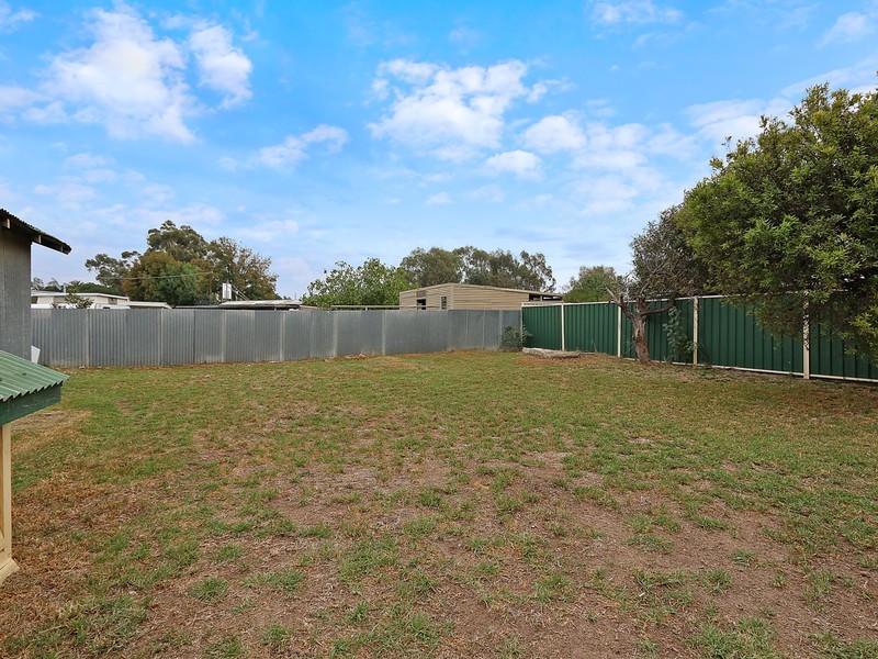 8 Tomkins Parade, Benalla VIC 3672