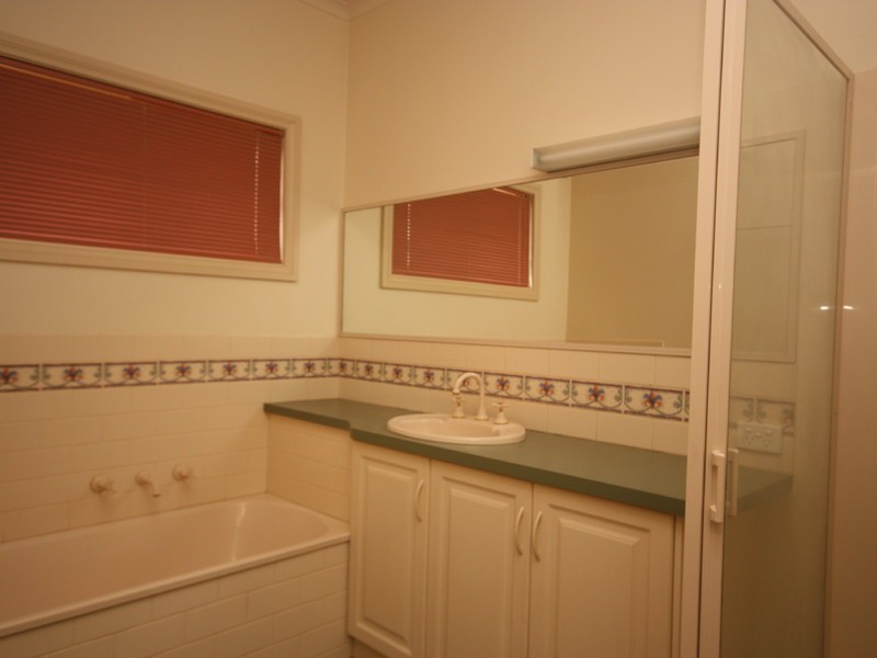 2 Monash Drive, Benalla VIC 3672