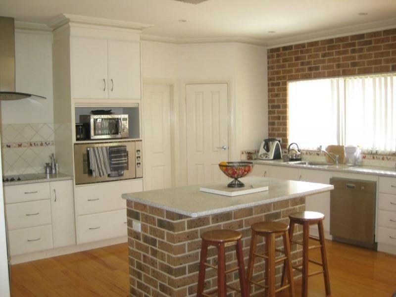 37 Olivers Road, Benalla VIC 3672