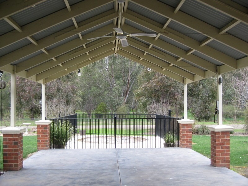 37 Olivers Road, Benalla VIC 3672