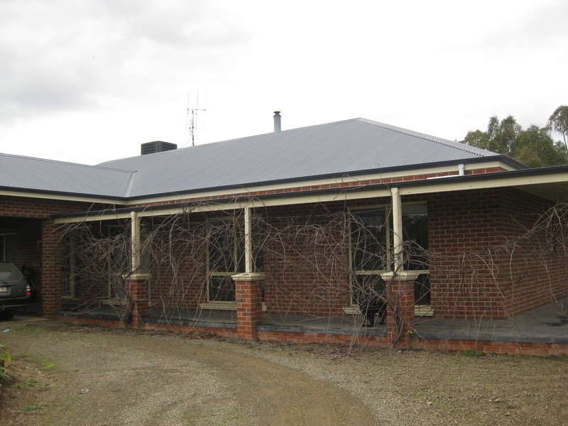 37 Olivers Road, Benalla VIC 3672