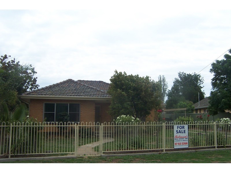 16 Amos Ave, Benalla VIC 3672