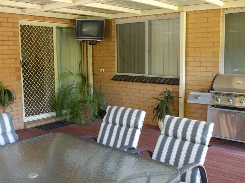 16 Amos Ave, Benalla VIC 3672