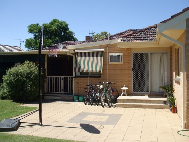 16 Amos Ave, Benalla VIC 3672