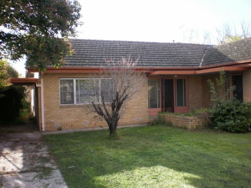 2/16 Harrison Avenue, Benalla VIC 3672