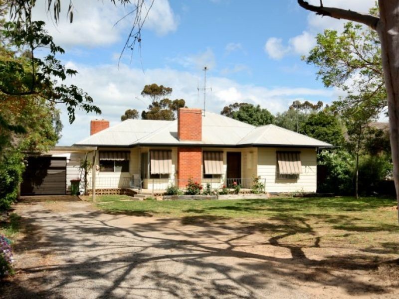21 Halls Road, Goorambat VIC 3725