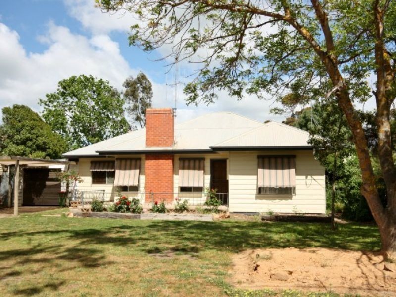 21 Halls Road, Goorambat VIC 3725