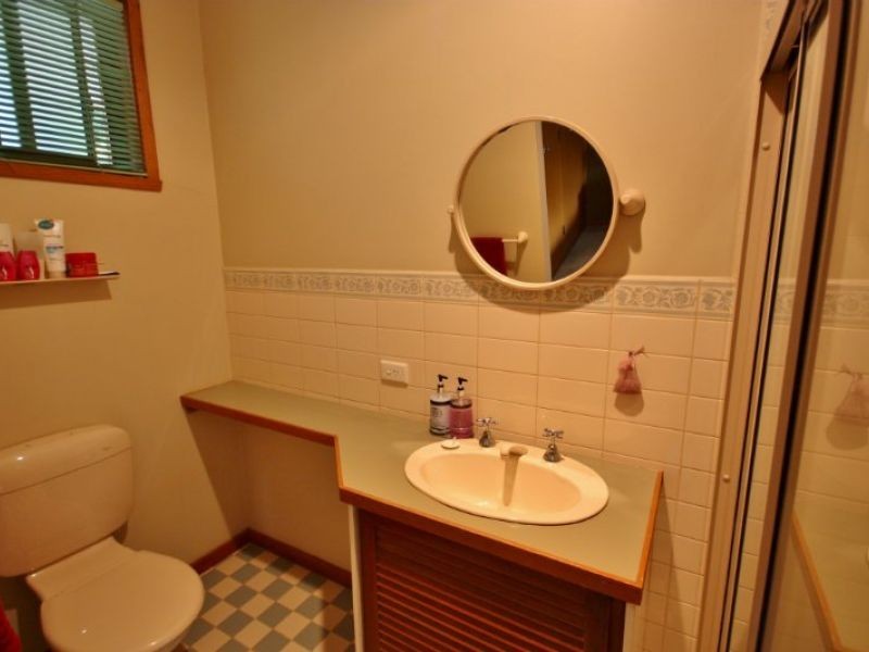 84 Coish Avenue, Benalla VIC 3672