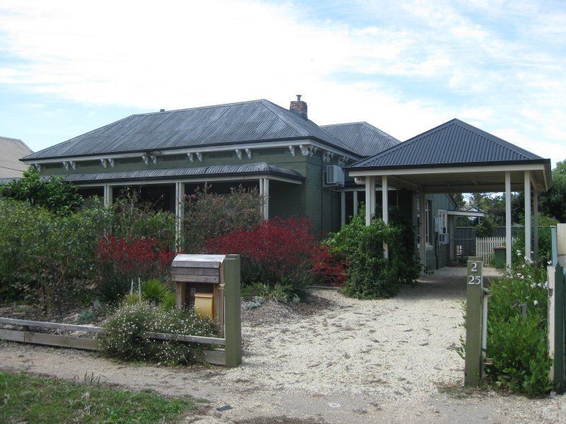 2/25 Barkly Street, Benalla VIC 3672