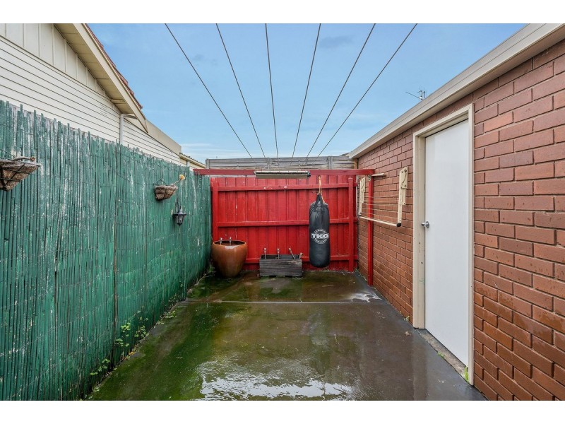 1/300 Koornang Road, Carnegie VIC 3163