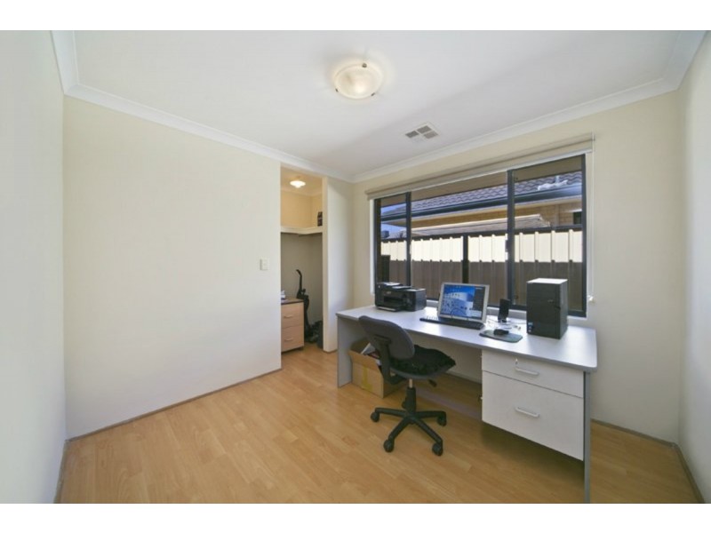 47 Plumwood Avenue, Hammond Park WA 6164