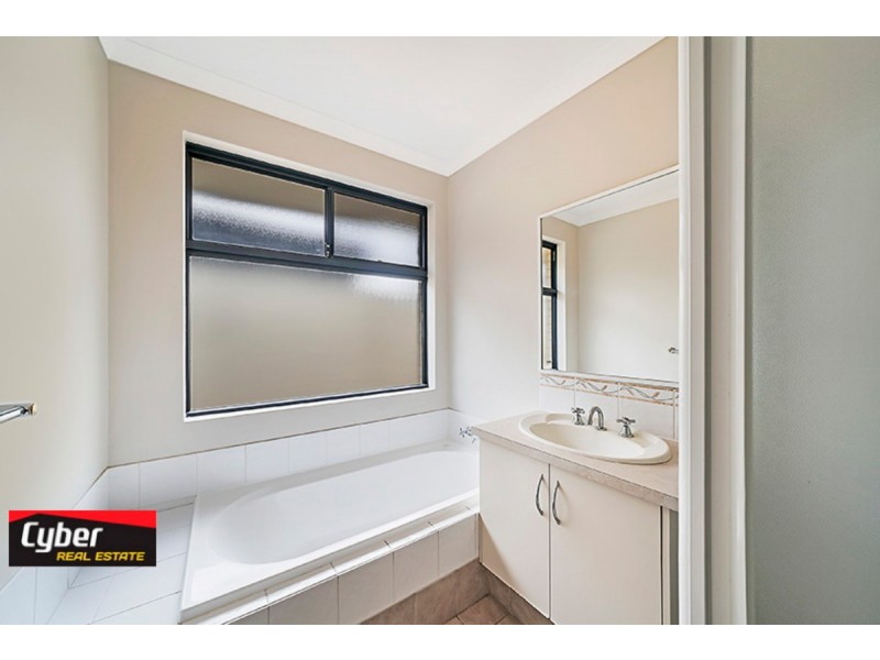 9 Danaine Street, Success WA 6164