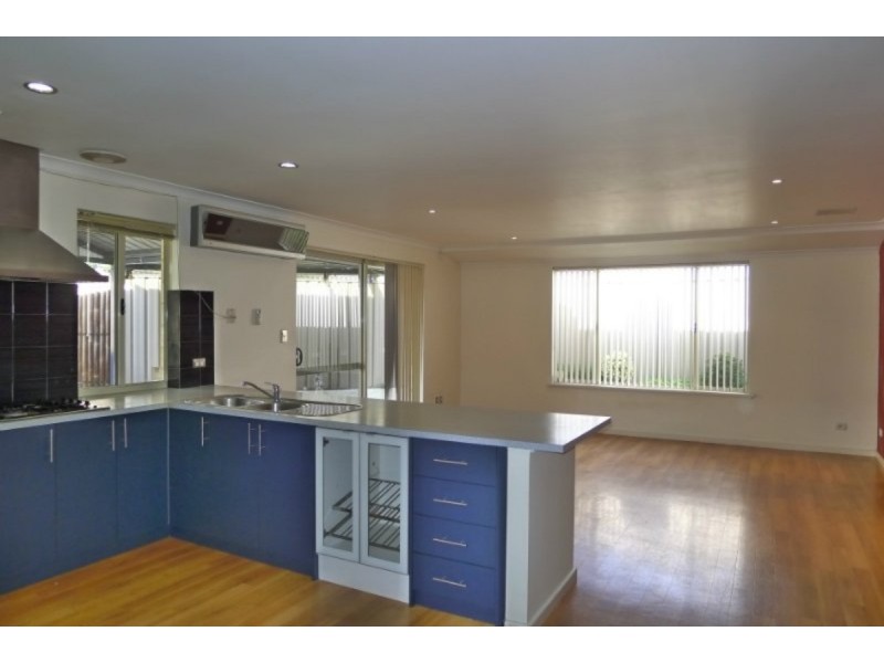 21 Amherst Road, Canning Vale WA 6155