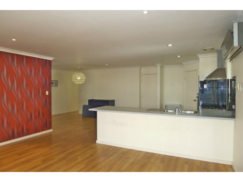 21 Amherst Road, Canning Vale WA 6155
