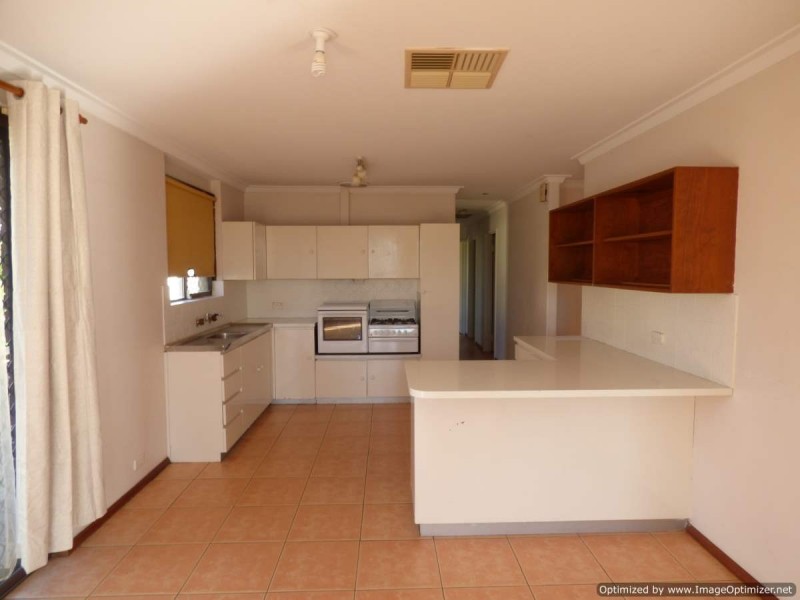 182 Berehaven Avenue, Thornlie WA 6108