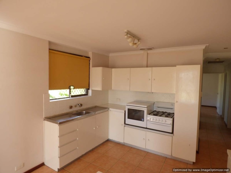 182 Berehaven Avenue, Thornlie WA 6108