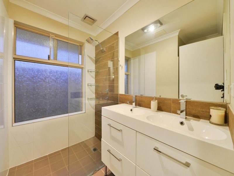 8B Bungaree Road, Wilson WA 6107