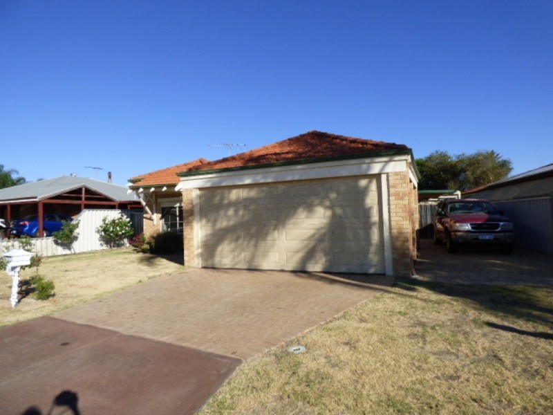 16 Chisholm Circle, Seville Grove WA 6112