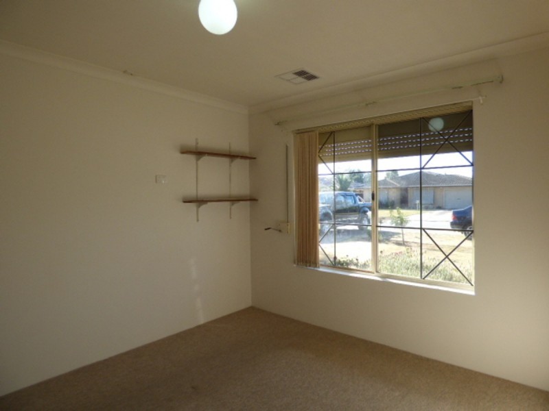 16 Chisholm Circle, Seville Grove WA 6112