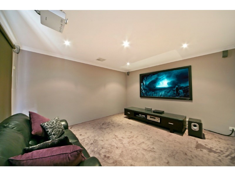 47 Plumwood Avenue, Hammond Park WA 6164