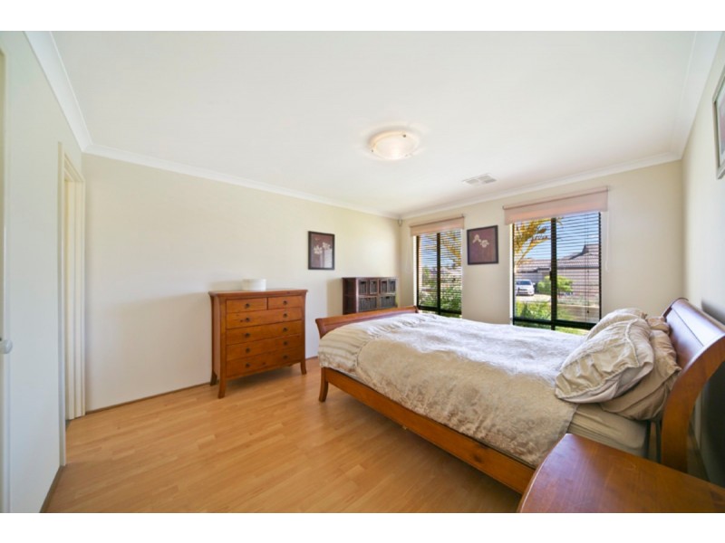 47 Plumwood Avenue, Hammond Park WA 6164