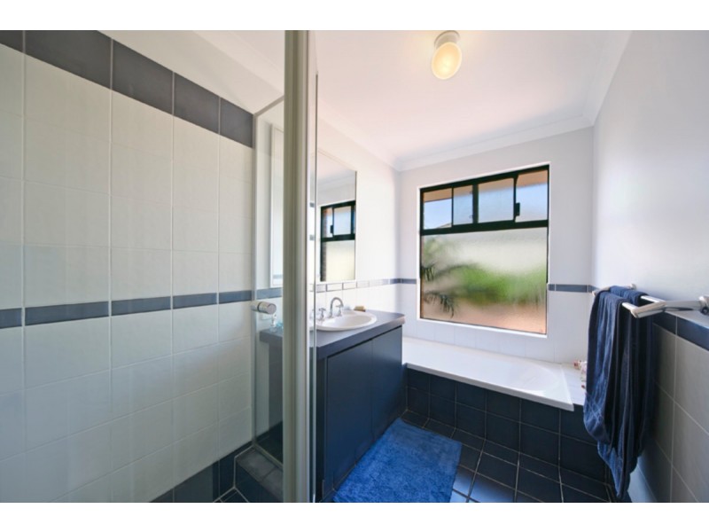 47 Plumwood Avenue, Hammond Park WA 6164