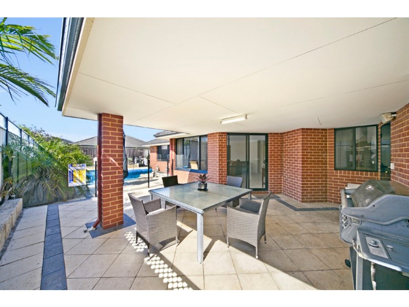 47 Plumwood Avenue, Hammond Park WA 6164